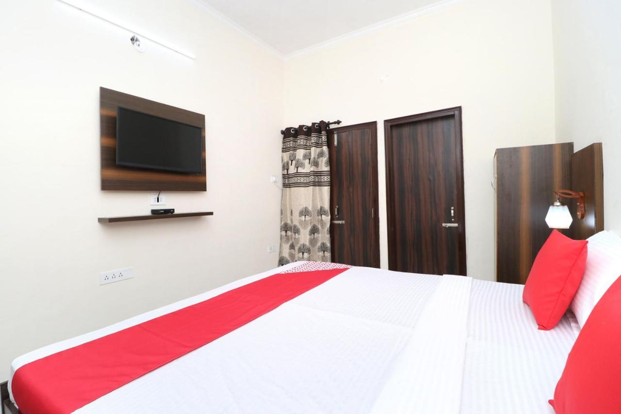 Oyo 24122 Hotel Sharnam Kharar Eksteriør billede